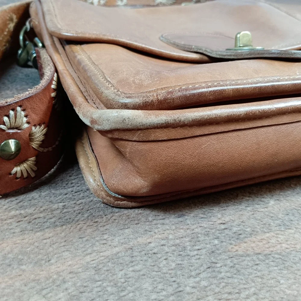 Vintage Coach Purse clasp brown messenger bag with handle and flower stap5942